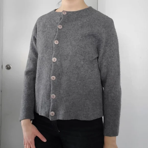 Wool Buttoned Sweater - Picture 5 of 6